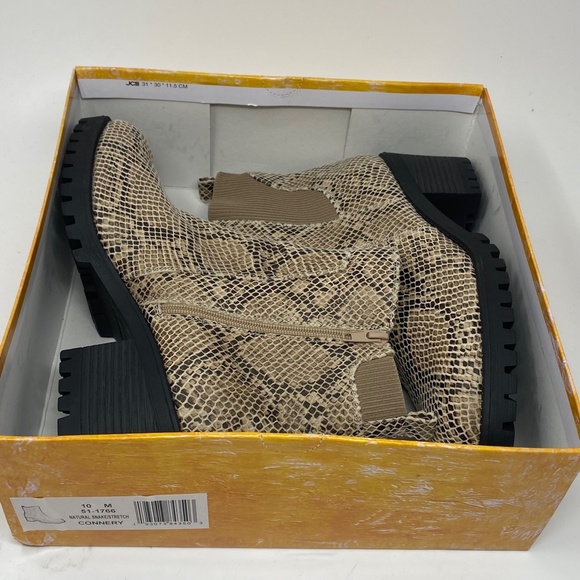 Bella Vita Womens Size 10 M Connery Boots Natural Snake Stretch Fabric Side Zip - Picture 11 of 12